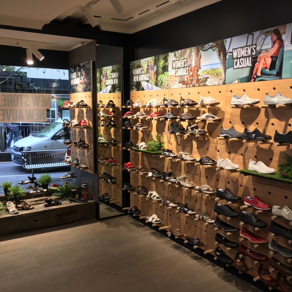 retail stores that sell merrell shoes