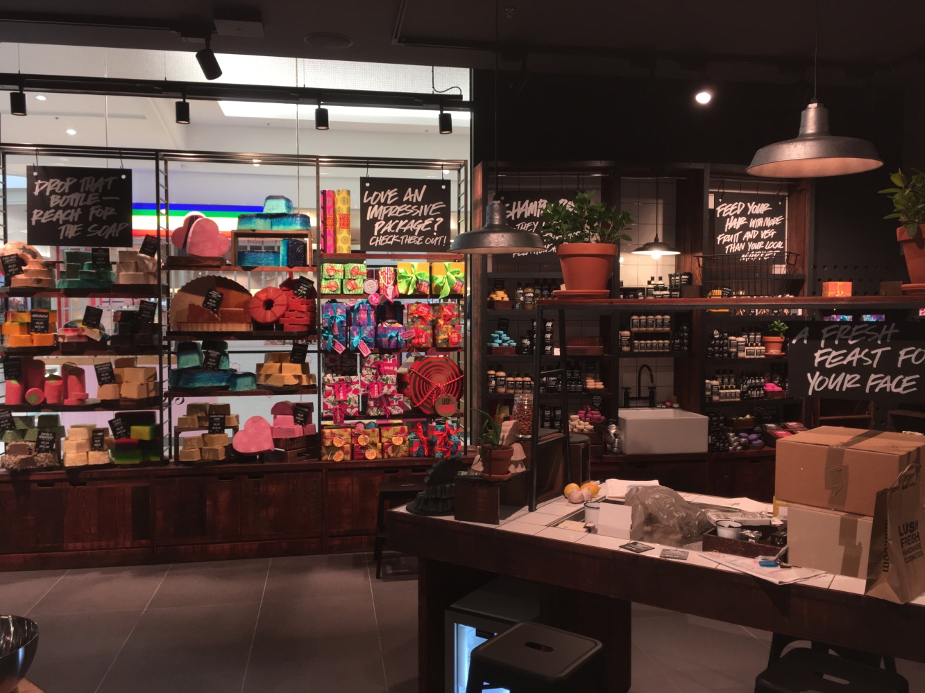 Lush Cosmetics Store Fitout: Northland