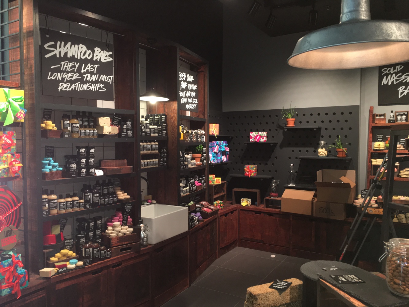 Lush Cosmetics Store Fitout: Northland