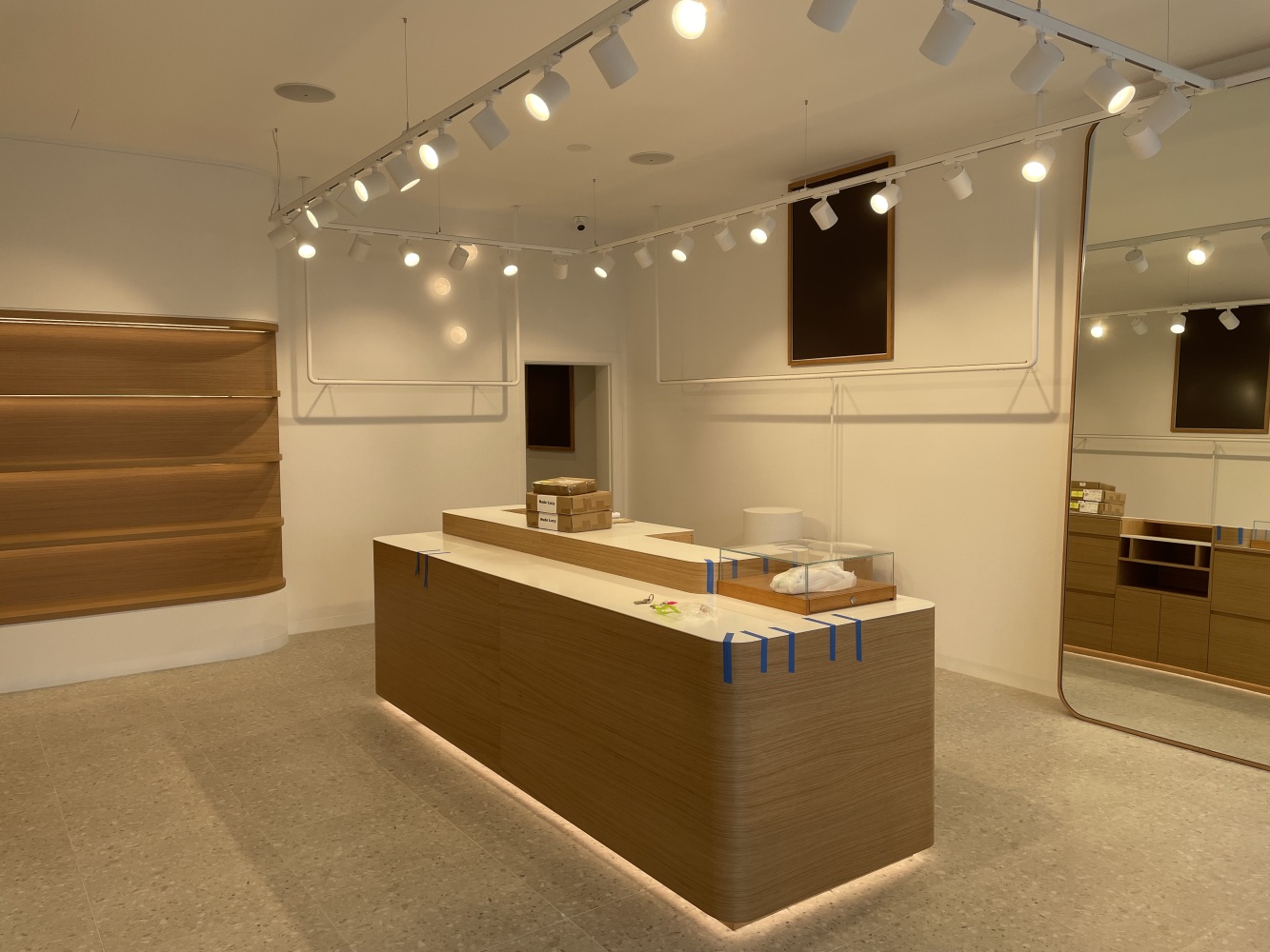 Nude Lucy Fitout: Sorrento