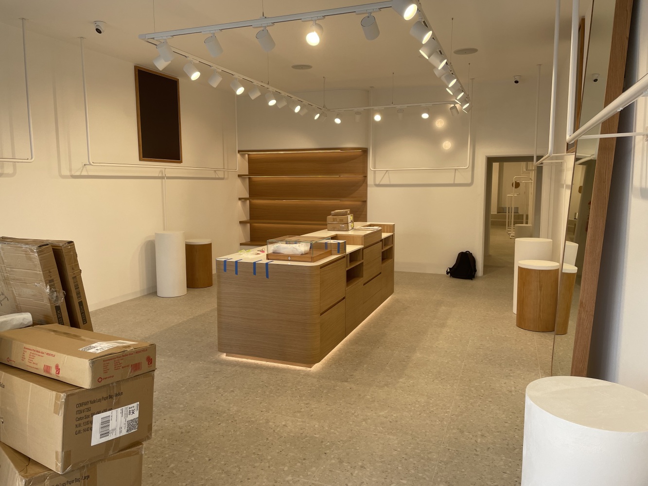 Nude Lucy Fitout: Sorrento